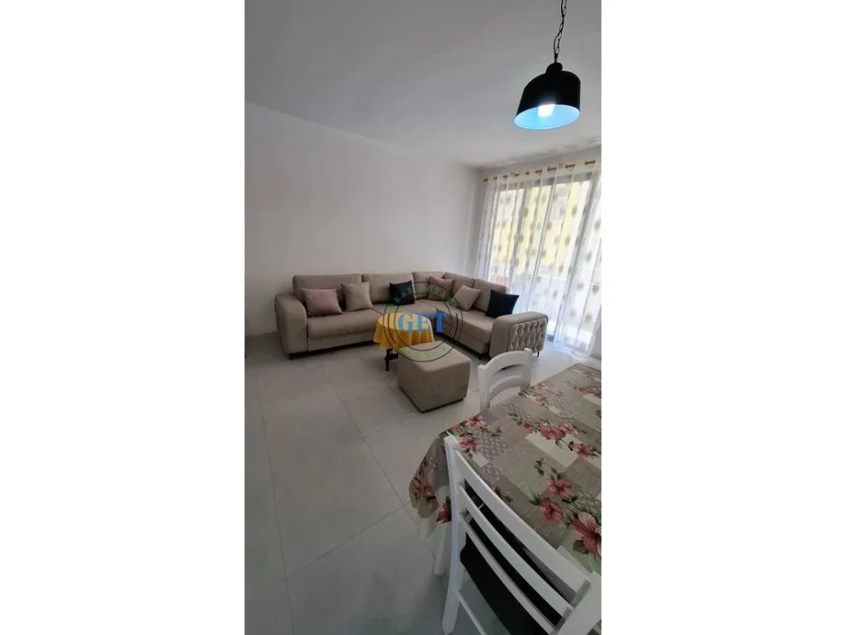 Durres, jepet me qera apartament 1+1 Kati 3, 80 m² 400 € (Plazh)