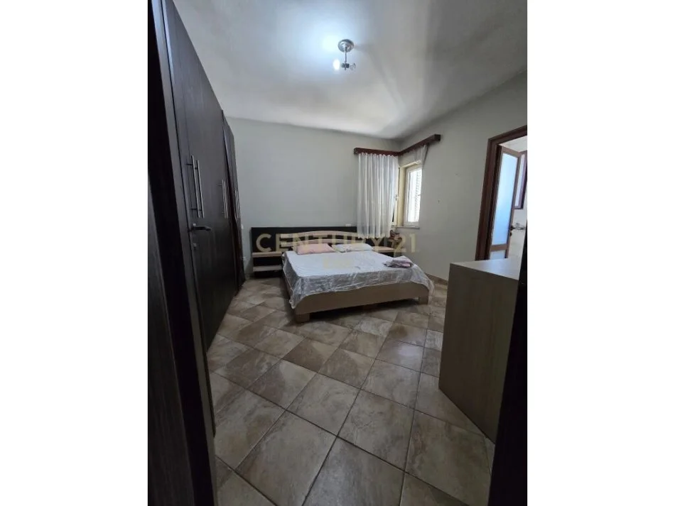 Durres, jepet me qera apartament 2+1 Kati 3, 90 m² (Stadiumi)