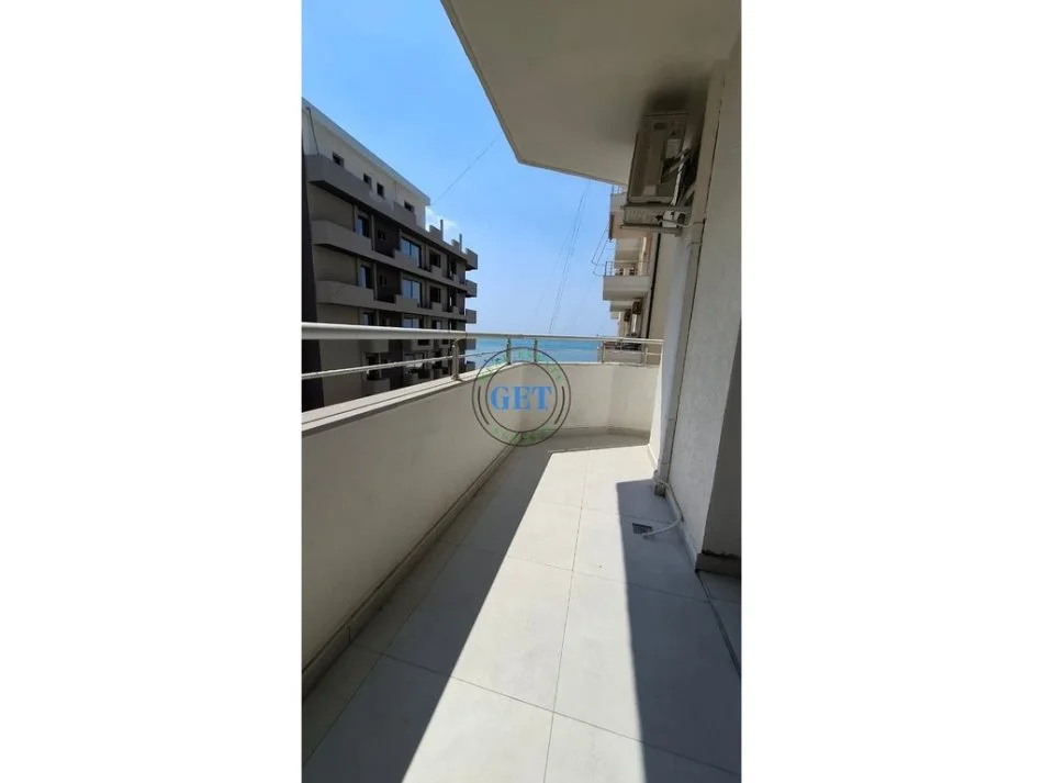 Durres, jepet me qera apartament 1+1 Kati 3, 80 m² 400 € (Plazh)