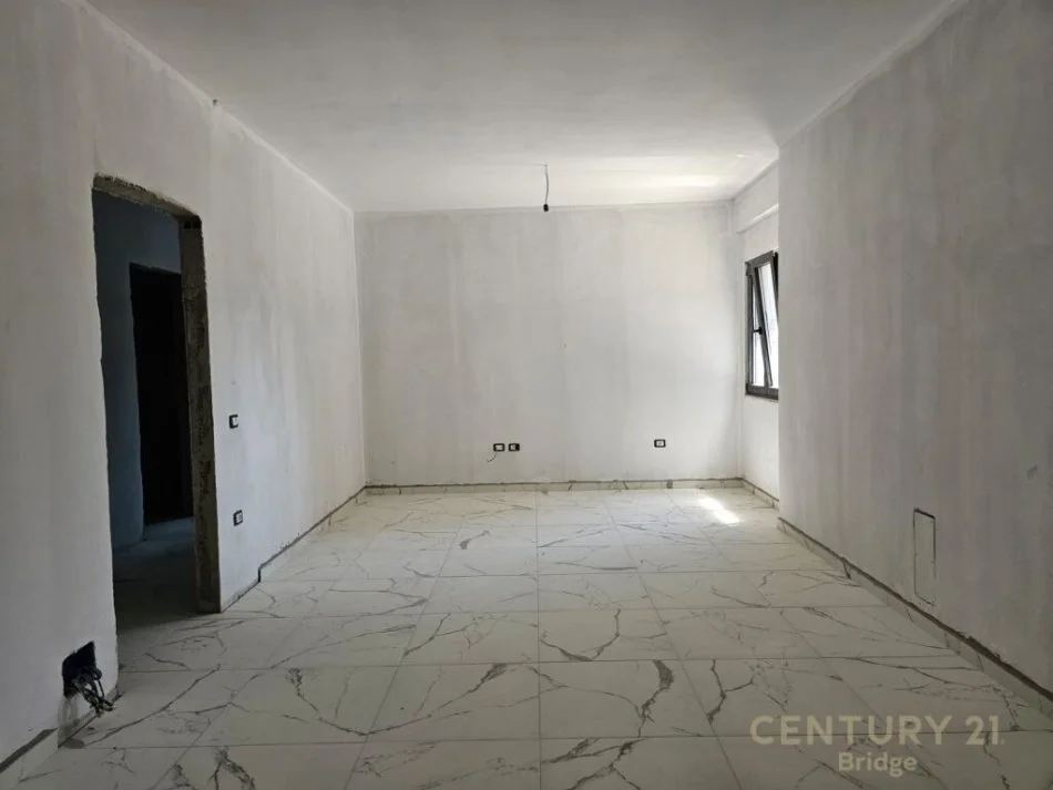 Tirane, shitet apartament 2+1+Aneks+Ballkon , 107 m² 150.000 € (Unaza e Re)