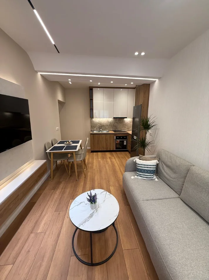 Tirane, shitet apartament 1+1 Kati 3, 51 m² 163.000 € (Rruga Hoxha Tahsim)