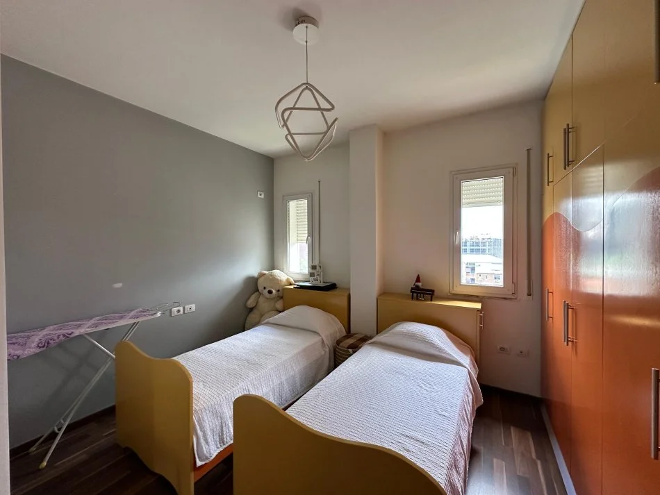 Tirane, jepet me qera apartament , 95 m² 550 € (RRUG ASIM VOKSHI)