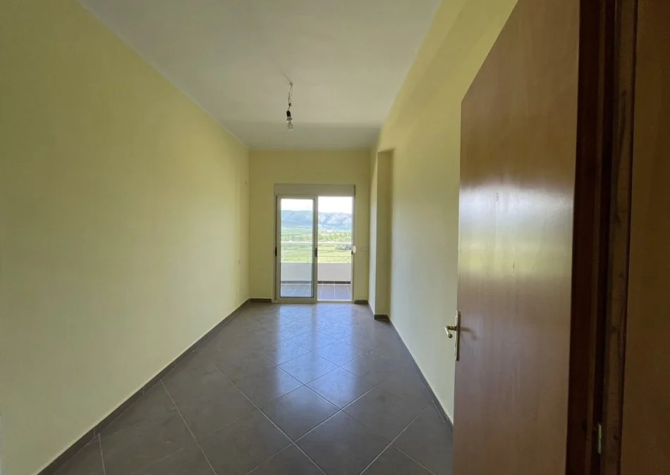 Apartament 2+1 per shitje ne Orikum me pamje nga deti.