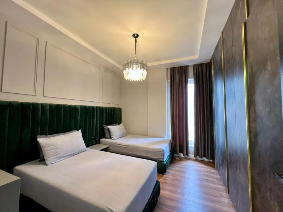 Tirane, jepet me qera apartament 2+1+Ballkon Kati 4, 130 m² 1.300 € (Secret Garden Residence)