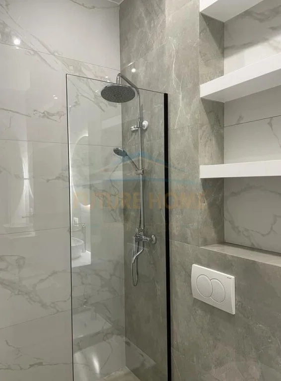 Tirane, jepet me qera apartament 1+1 Kati 3, 70 m² 900 € (Rruga e Kosovareve)