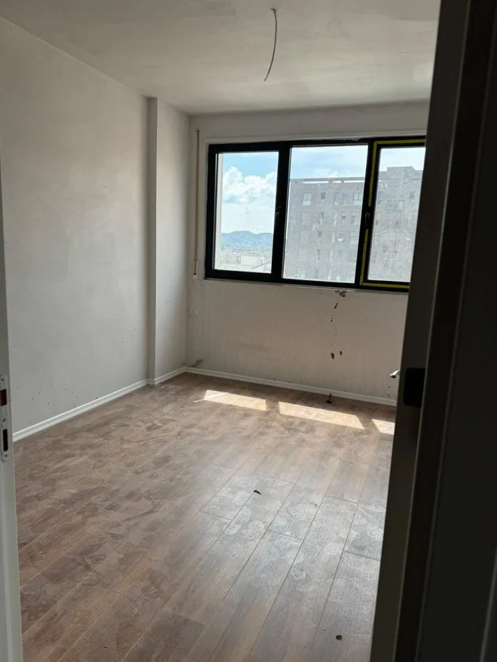 Tirane, shitet apartament 2+1 Kati 4, 106 m² 168.000 € (rruga xhanfize keko)