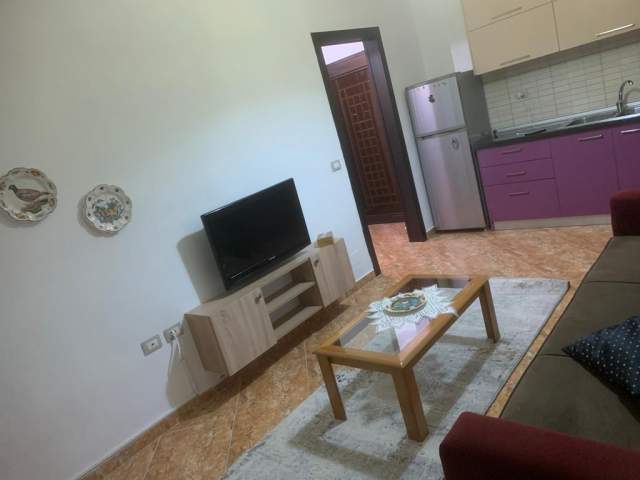 Tirane, jepet me qera apartament 1+1+A+BLK Kati 5, 56 m² 200 Euro (fresk)
