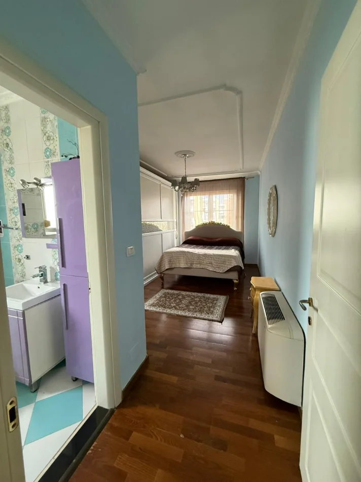 Tirane, jepet me qera apartament 2+1 Kati 3, 110 m² 800 € (Përballë Toptanit)