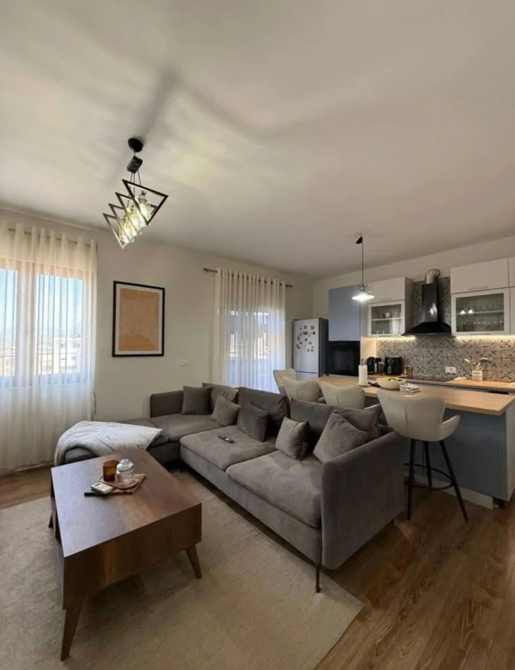 Tirane, shitet 1+1 , 110.000 € 