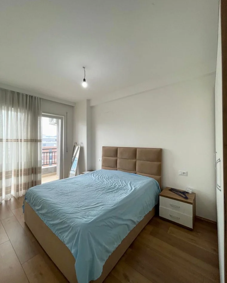 Tirane, jepet me qera apartament 1+1 Kati 4, 70 m² 400 € (Astir)