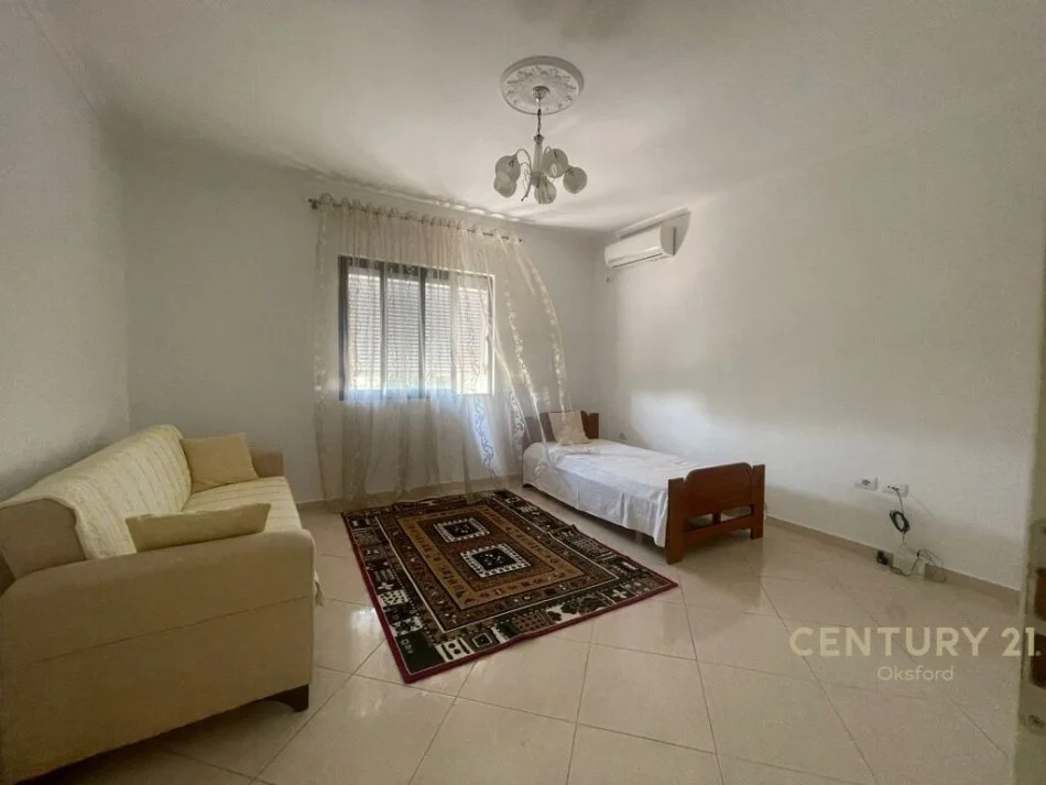 Tirane, jepet me qera 3+1+Aneks+Ballkon Kati 2, 228 m² 500 € (Sauk)