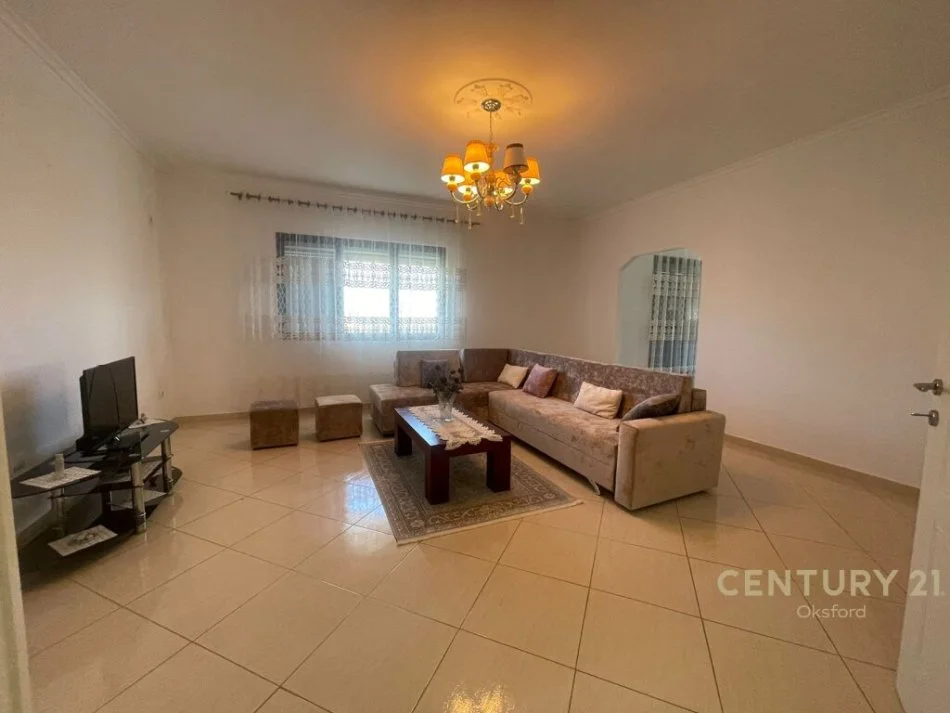 Tirane, jepet me qera 3+1+Aneks+Ballkon Kati 2, 228 m² 500 € (Sauk)