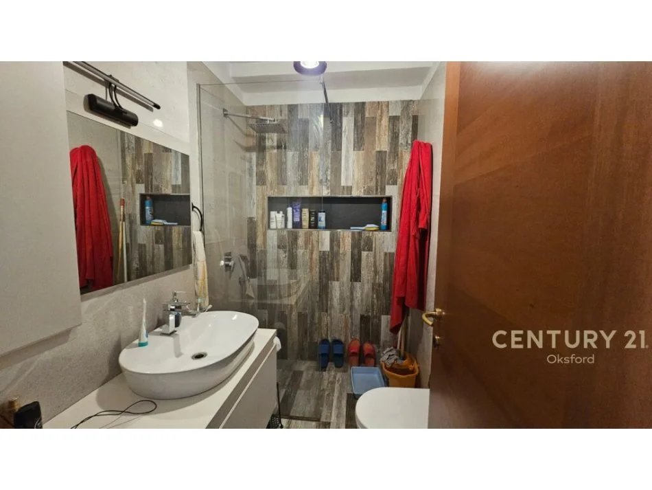 Tirane, shitet apartament 3+1 Kati 6, 158 m² 370.000 € (Bulevardi Gjergj Fishta)