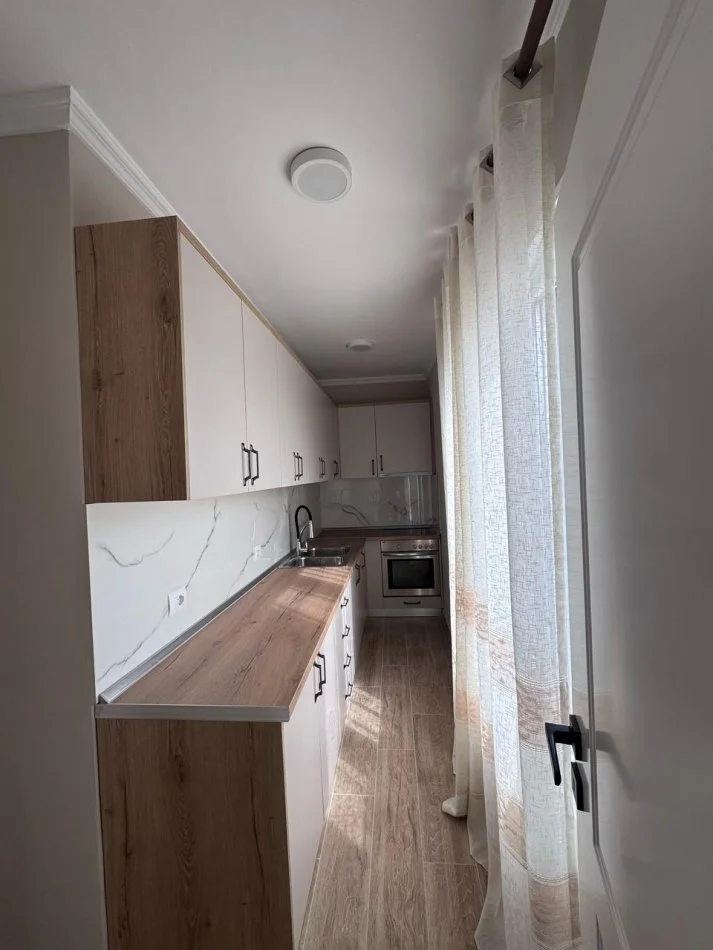 Tirane, jepet me qera apartament 2+1 Kati 5, 80 m² 500 € 