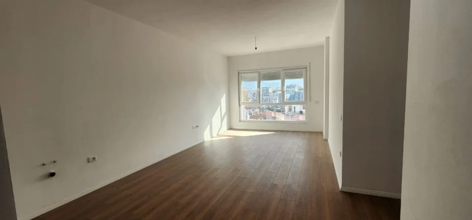 Tirane, shitet apartament 2+1+Ballkon Kati 10, 98 m² 255.000 € (tek Rruga e Barrikadave)