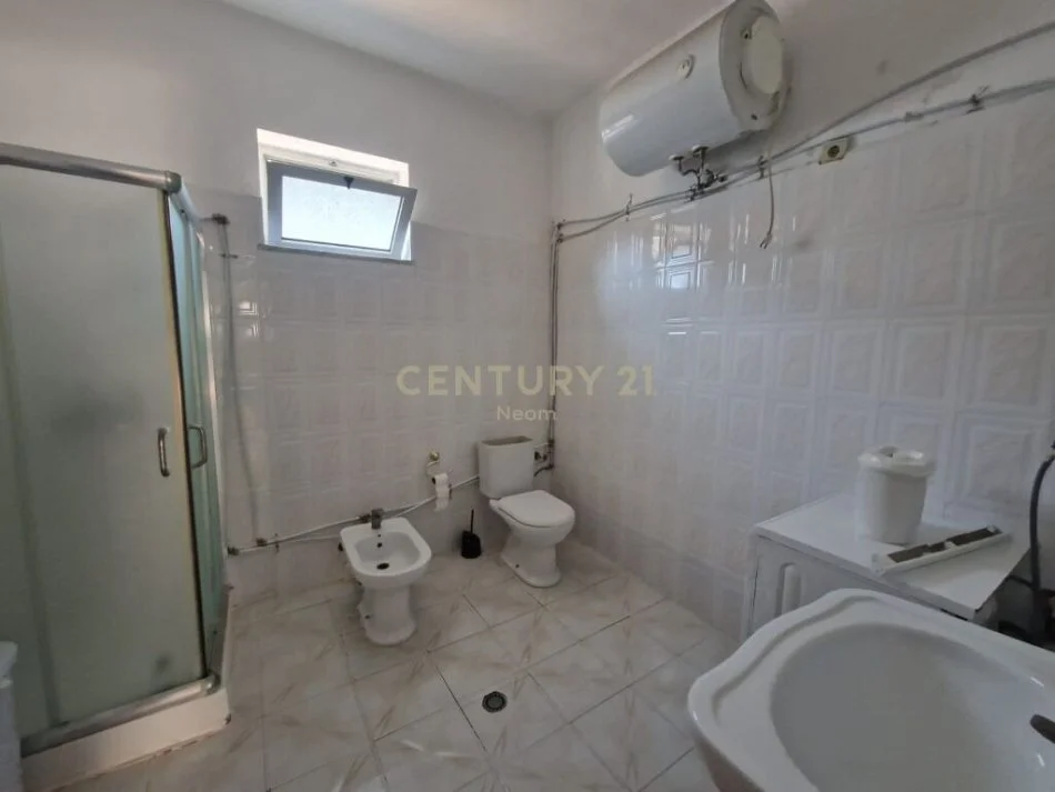 Tirane, jepet me qera apartament 2+1 Kati 1, 334 m² 500 € (Allias)