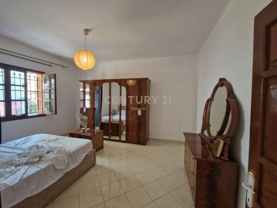 Tirane, jepet me qera apartament 2+1 Kati 1, 334 m² 500 € (Allias)