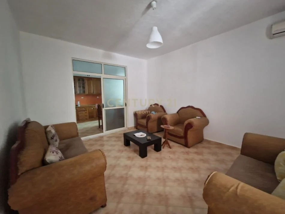 Tirane, jepet me qera apartament 2+1 Kati 1, 334 m² 500 € (Allias)