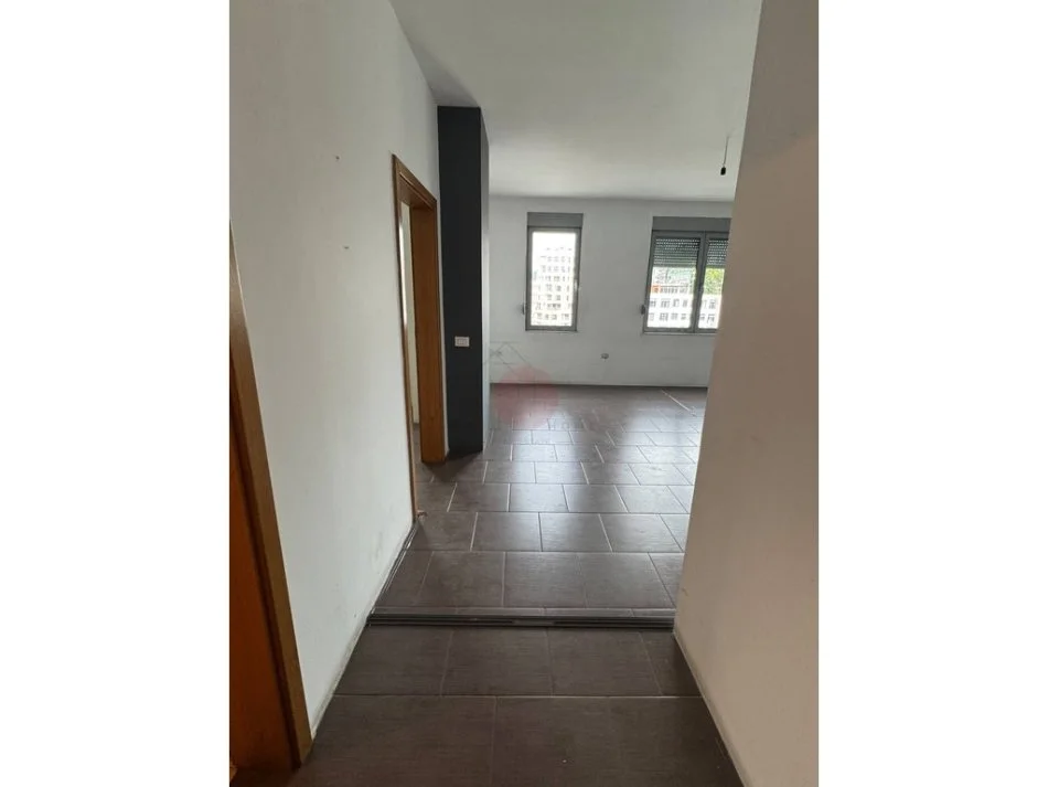 Tirane, jap me qera apartament 2+1 Kati 6, 98 m² 750 € (Zogu i zi)