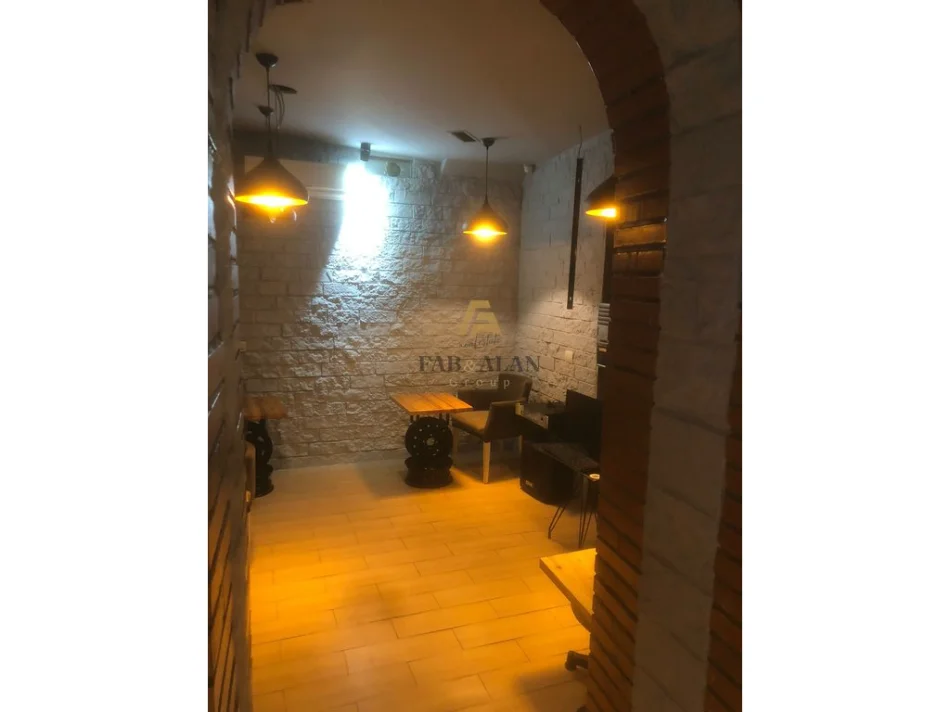 Tirane, shitet dyqan Kati 0, 300 m² 1.500.000 € (Myslym Shyri)