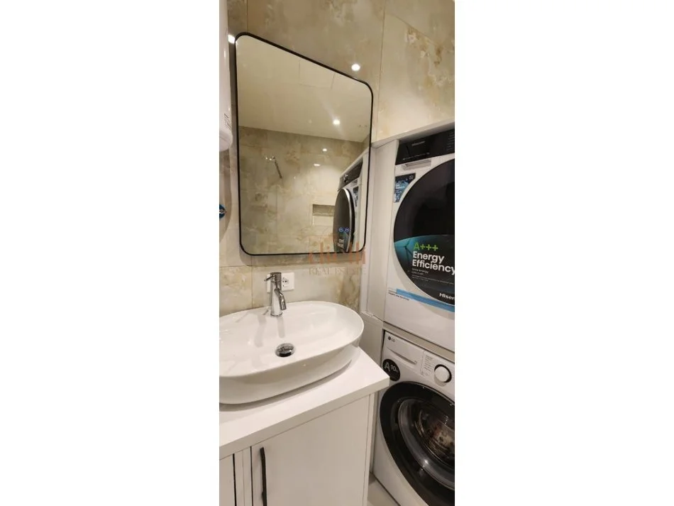 Tirane, shitet apartament 2+1 Kati 11, (lake view)