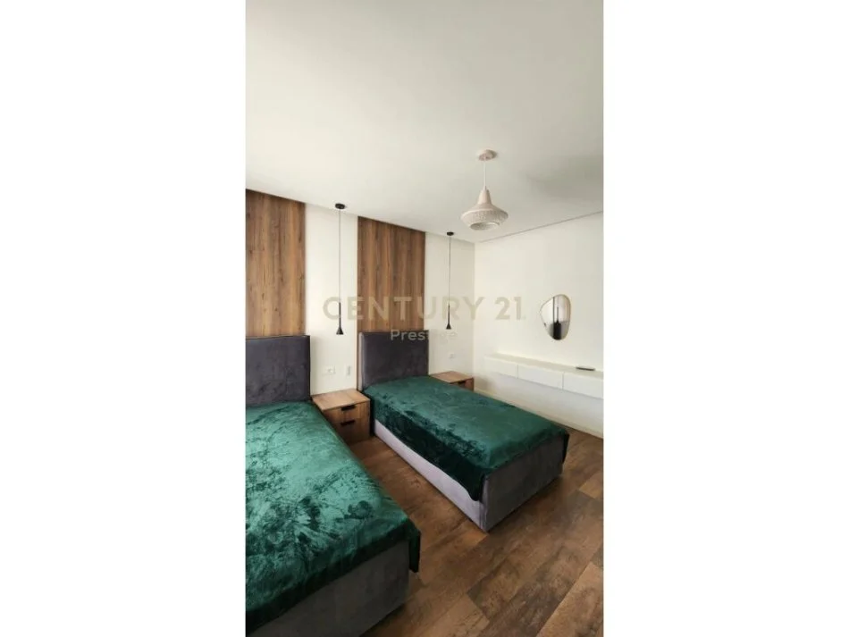 Tirane, jepet me qera apartament 2+1+Ballkon Kati 9, 153 m² 2.000 € (Rruga e Elbasanit)