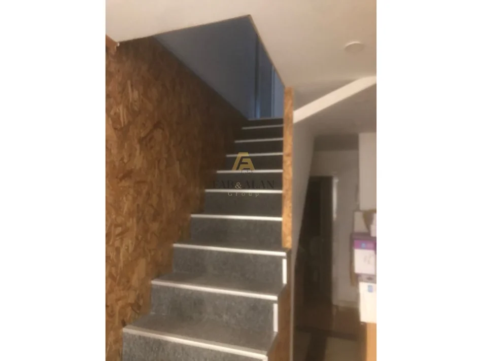 Tirane, shitet dyqan Kati 0, 300 m² 1.500.000 € (Myslym Shyri)