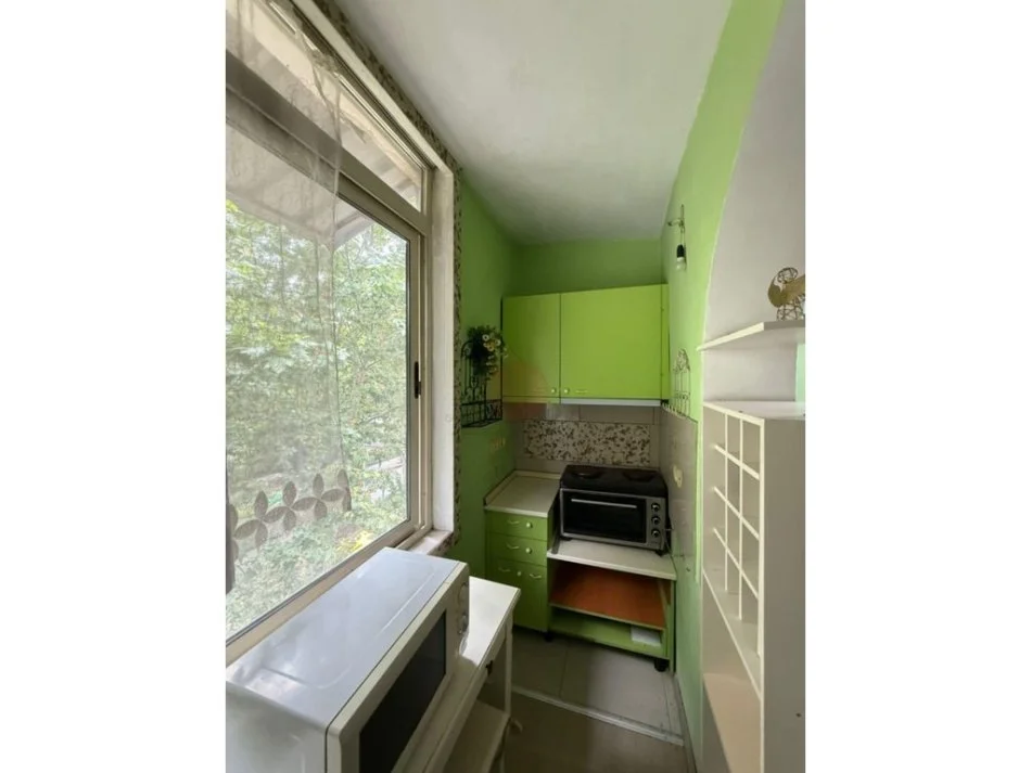 Tirane, jepet me qera 1+1 Kati 5, 70 m² 350 € (Rruga 5 Maji)