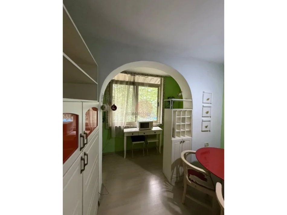 Tirane, jepet me qera 1+1 Kati 5, 70 m² 350 € (Rruga 5 Maji)