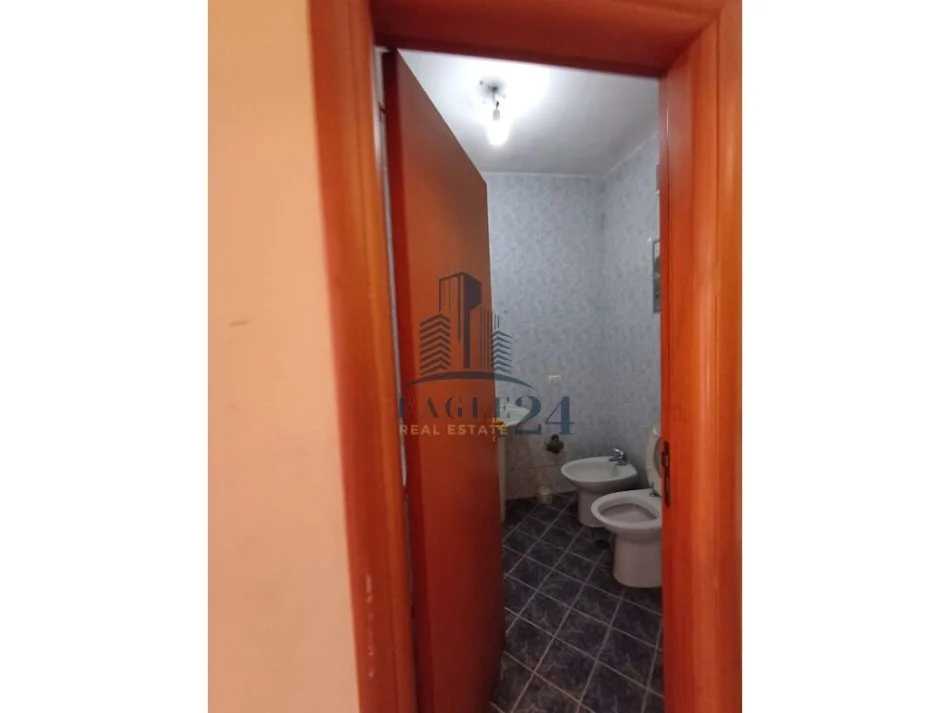 Tirane, shitet apartament 3+1, Kati 1, 121 m² 198,000 € (Rruga Kavajes)