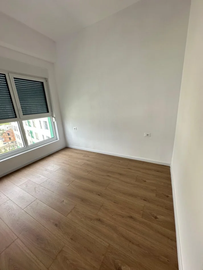 Tirane, shes apartament 2+1+Ballkon Kati 7, 85 m² 120.000 € 