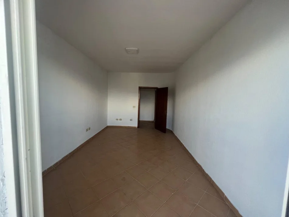 Tirane, shes apartament 2+1+Aneks+Ballkon Kati 9, 95 m² 175.000 € (KOMUNA E PARISIT)