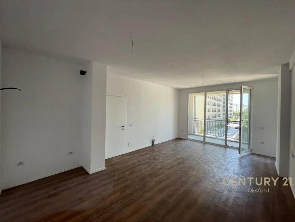 Tirane, shitet apartament 2+1+Ballkon Kati 3, 116 m² (Ish Fusha e Aviacionit)
