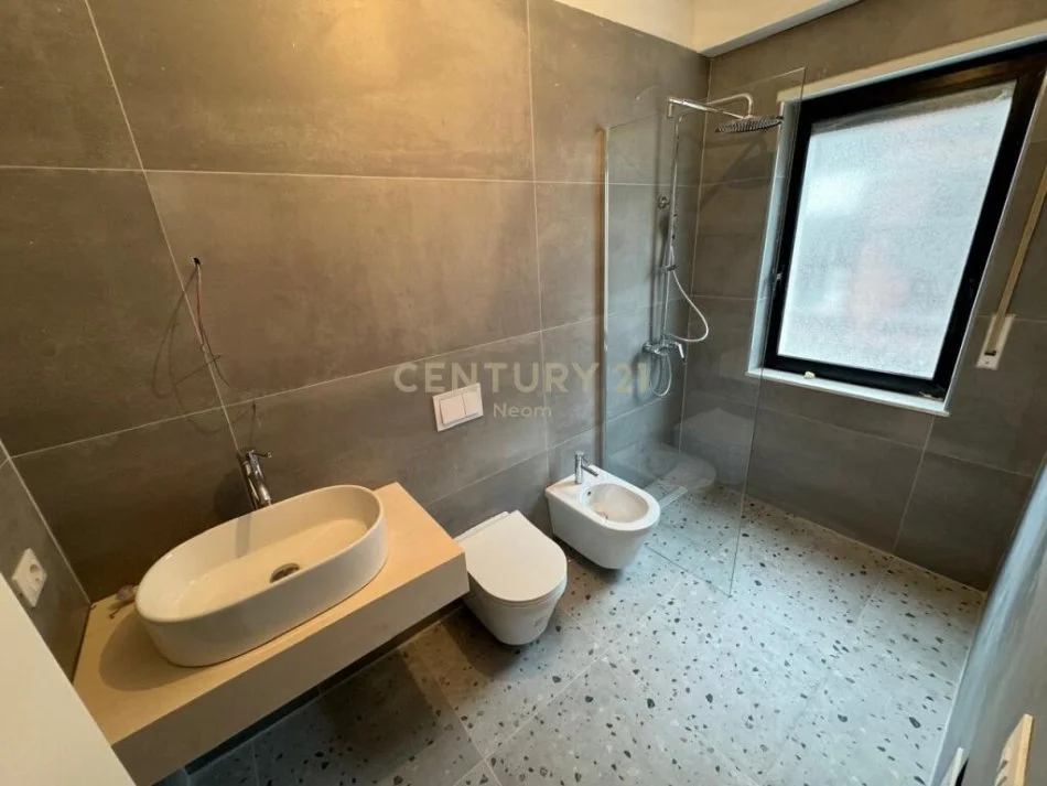 shitet 2+1 Kati 3, 112 m² 180.000 € (kodra e diellit)