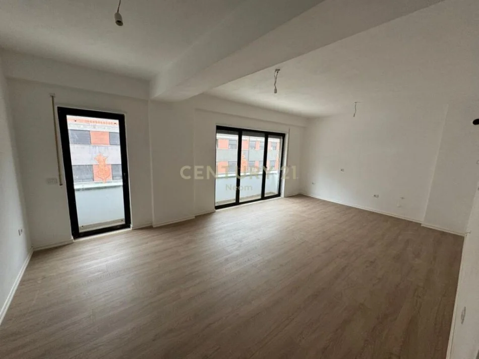 shitet 2+1 Kati 3, 112 m² 180.000 € (kodra e diellit)