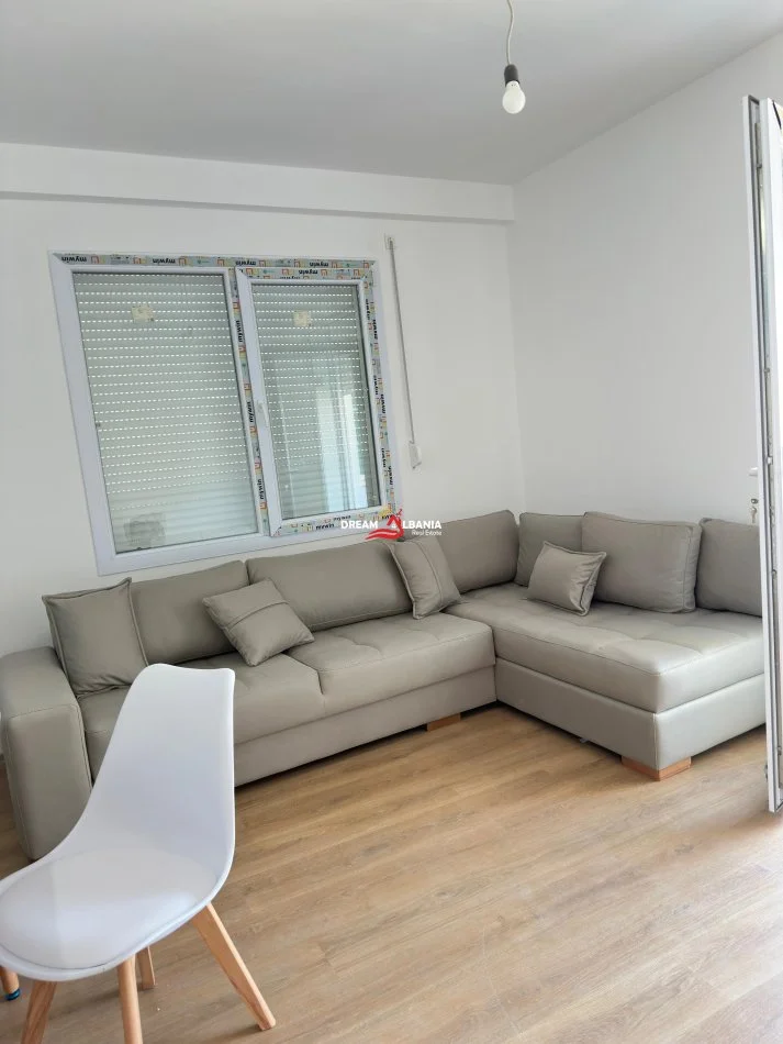 Tirane, jepet me qera apartament 2+1+Ballkon Kati 6, 85 m² 650 € (Fusha e Aviacionit)