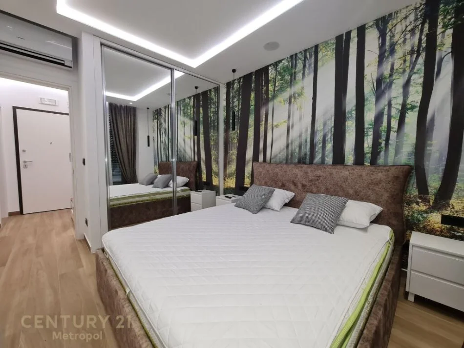 Tirane, jepet me qera apartament 1+1 Kati 2, 83 m² 800 € (teg)
