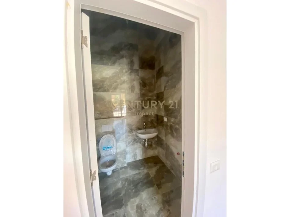Tirane, jepet me qera apartament 2+1 Kati 1, 113 m² (Rruga e dibres)