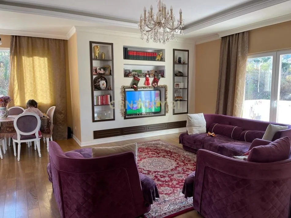 Tirane, jepet me qera apartament 2+1 Kati 3, 110 m² 1.000 € (liqen i thate)