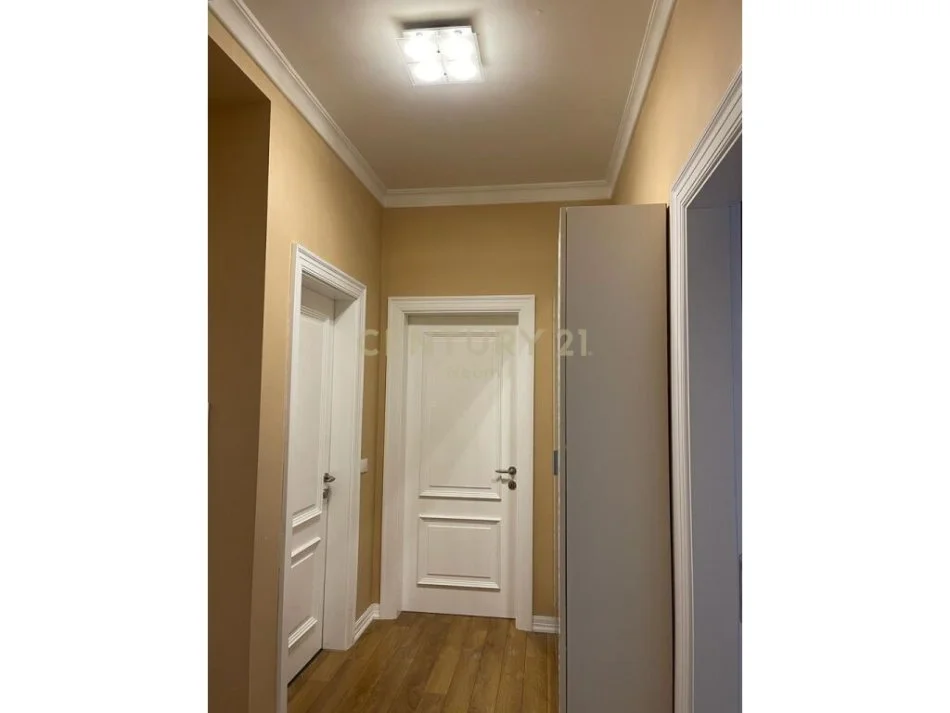 Tirane, jepet me qera apartament 2+1 Kati 3, 110 m² 1.000 € (liqen i thate)