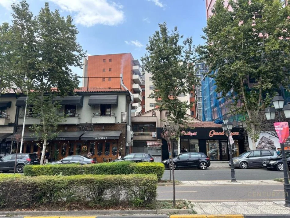Tirane, jepet me qera ambjent biznesi Kati 0, 1.000 € (e kavajes)