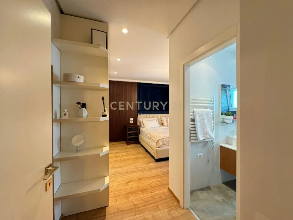 Tirane, jepet me qera apartament 2+1 Kati 2, 114 m² 950 € (liqeni i thate)