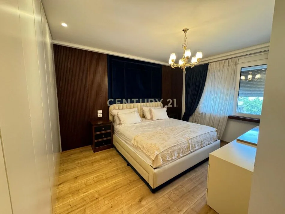 Tirane, jepet me qera apartament 2+1 Kati 2, 114 m² 950 € (liqeni i thate)