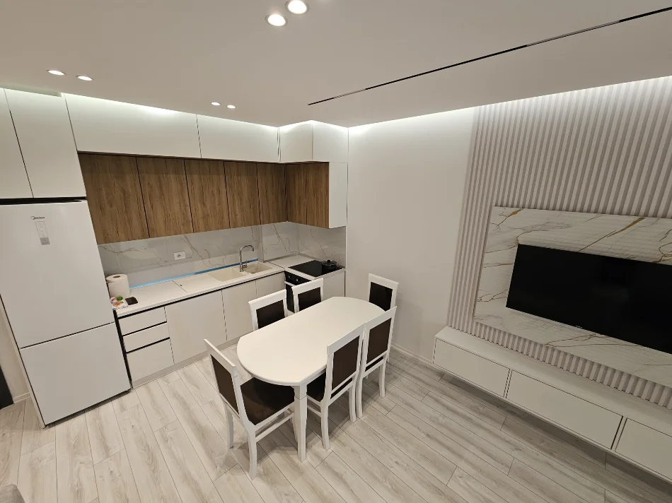 Tirane, jepet me qera apartament 1+1 Kati 4, 80 m² 700 € (Rruga jordan misja)