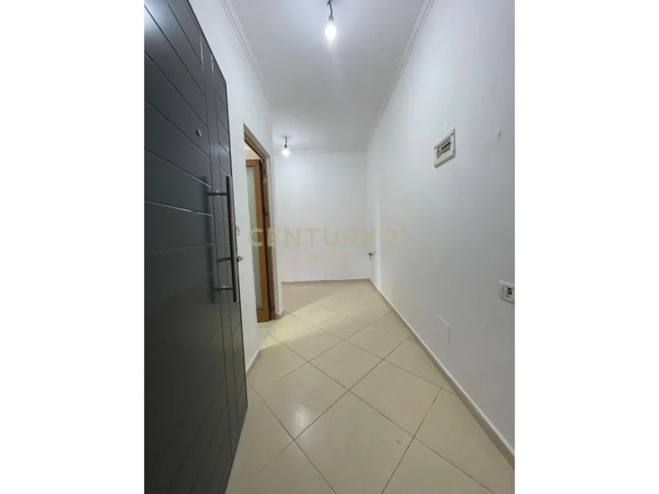 Tirane, shitet apartament 1+1 Kati 3, 77 m² 96.000 € (don bosko)