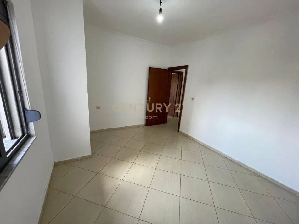 Tirane, shitet apartament 1+1 Kati 3, 77 m² 96.000 € (don bosko)