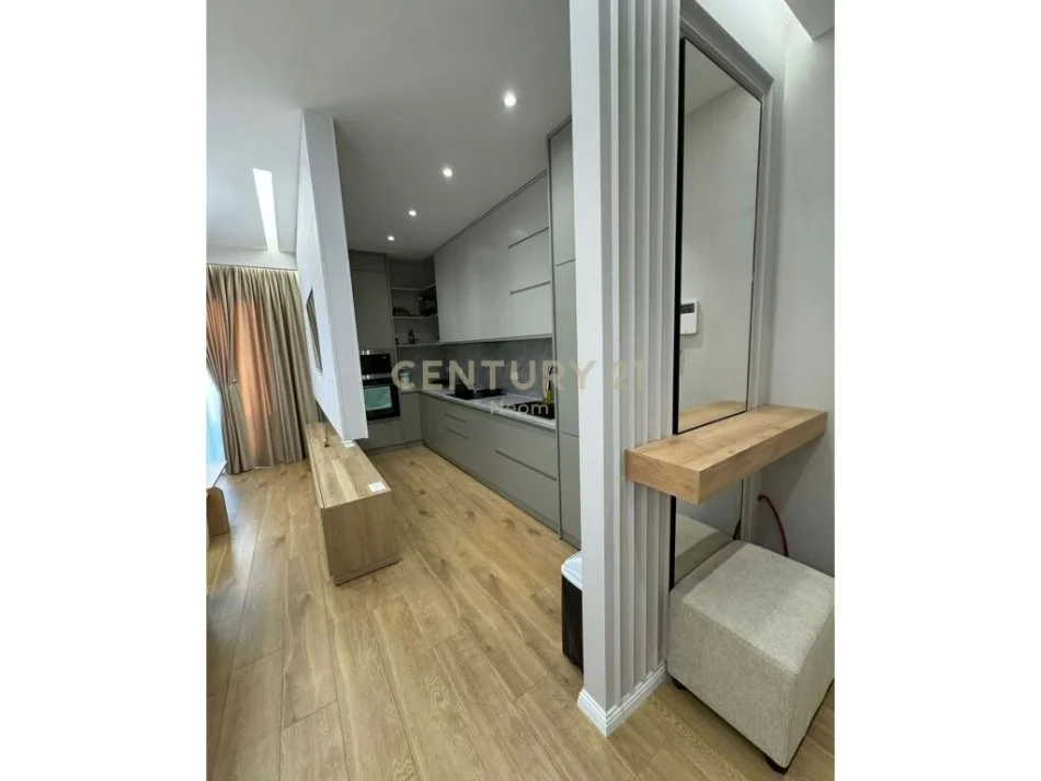 Tirane, shitet apartament 2+1 Kati 16, 124 m² 350.000 € (Rruga e Kavajes)