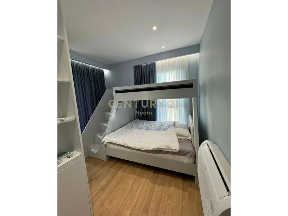 Tirane, shitet apartament 2+1 Kati 16, 124 m² 350.000 € (Rruga e Kavajes)