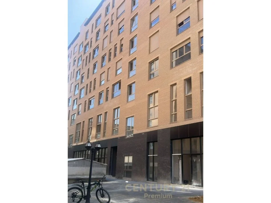 Tirane, jepet me qera apartament 2+1 Kati 6, 111 m² 750 € (Xhamllik)