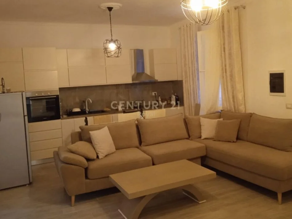 Tirane, toke , 14.000 m² 168.000 €